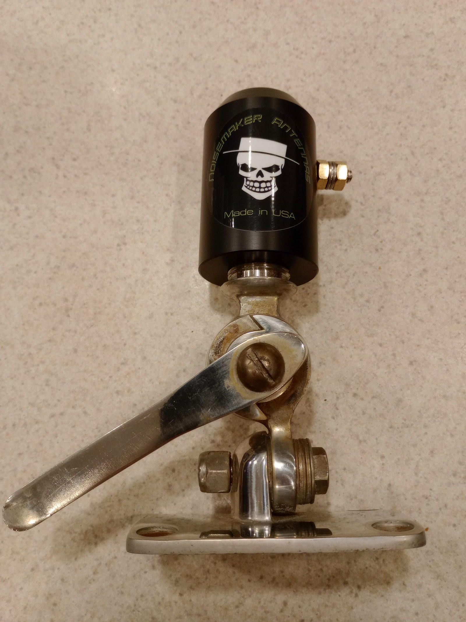 noisemaker marine 1in to 3/8x24 adapter mount / hf isolator